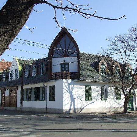 Gobe Csarda Hotell Oradea Eksteriør bilde