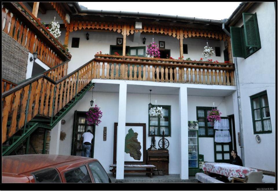Gobe Csarda Hotell Oradea Eksteriør bilde